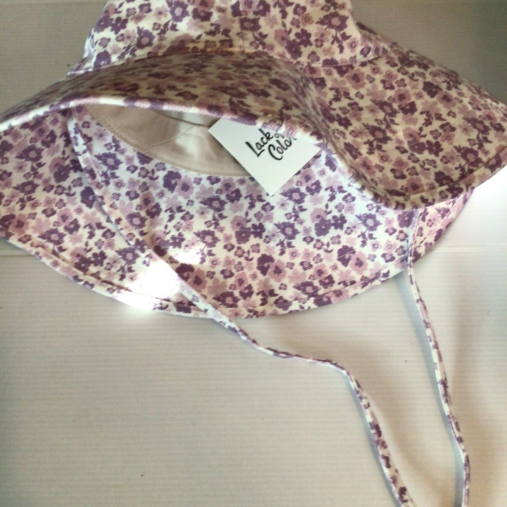 New! Rare lack of color violet blooms bucket hat